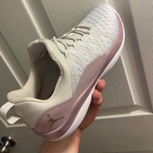 Woman’s Jordan’s size 8